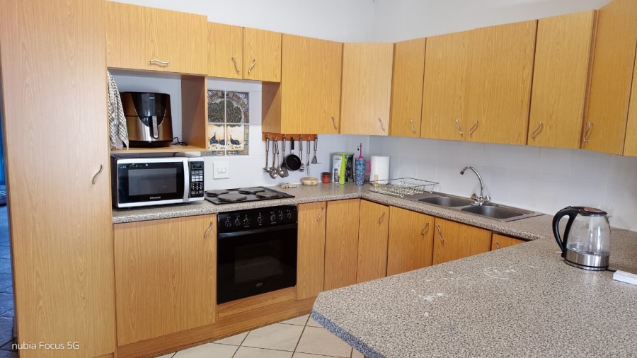 3 Bedroom Property for Sale in Wavecrest Eastern Cape
